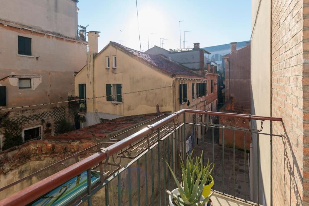 Casa Carla - Comodo Appartamento In Venice Cannaregio - 2 Camere Private Exterior foto